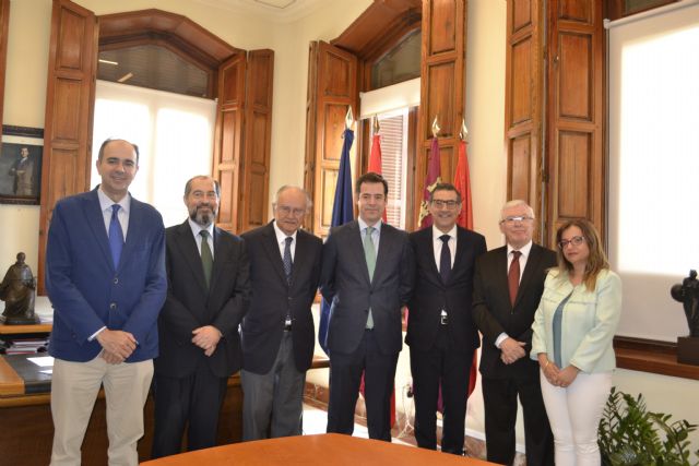 La UMU y el colegio de Registradores de la Propiedad firman un convenio para crear la cátedra de Derecho Registral - 1, Foto 1