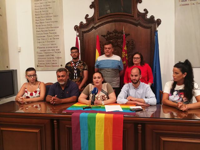 Lorca conmemorará el Día Internacional del Orgullo LGTBIQ con la lectura de un manifiesto y la colocación de la bandera arcoíris en el balcón del Ayuntamiento - 2, Foto 2