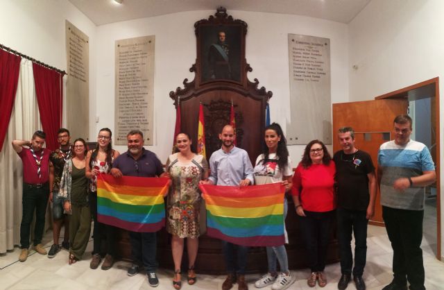 Lorca conmemorará el Día Internacional del Orgullo LGTBIQ con la lectura de un manifiesto y la colocación de la bandera arcoíris en el balcón del Ayuntamiento - 3, Foto 3