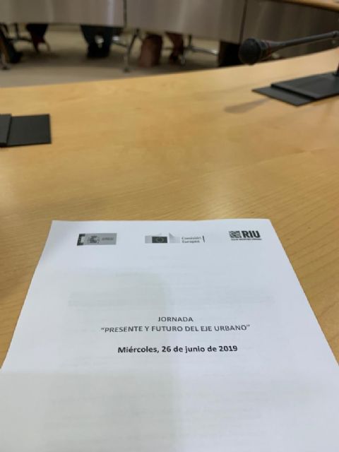 El concejal de Proyectos Europeos participa en las Jornadas Presente y Futuro del Eje Urbano - 2, Foto 2