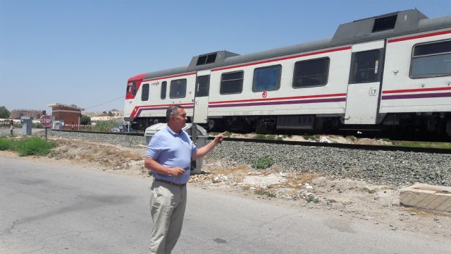El PP pide a ADIF que revise los pasos a nivel con barreras de los Caminos Churra y Pina - 1, Foto 1
