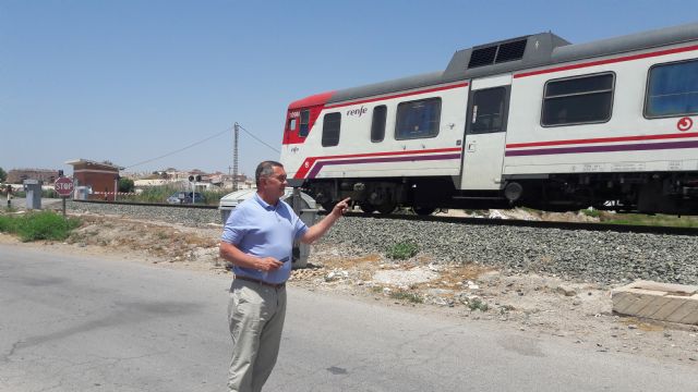 El PP pide a ADIF que revise los pasos a nivel con barreras de los Caminos Churra y Pina - 2, Foto 2