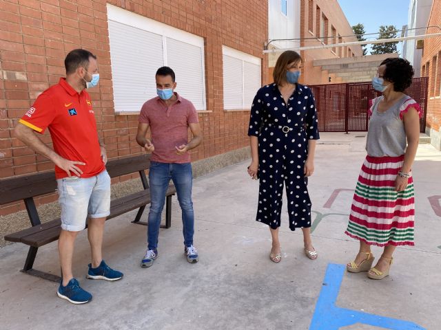 El Ayuntamiento de Puerto Lumbreras lleva a cabo tareas de mantenimiento en los colegios para su puesta a punto de cara al inicio del próximo curso escolar - 1, Foto 1
