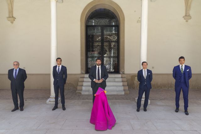 El presidente de la Comunidad se reúne con representantes de la Fundación del Toro de Lidia - 1, Foto 1