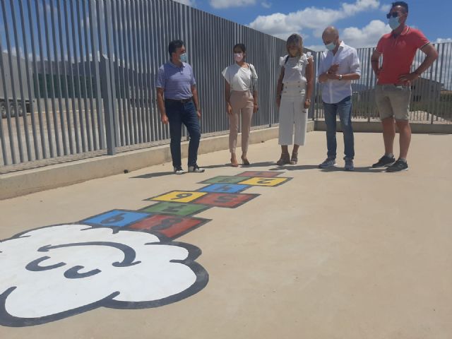 Los colegios Francisco Salzillo de Los Ramos y Nuestra Señora de los Dolores de El Raal ya cuentan con juegos infantiles tradicionales en sus patios - 2, Foto 2