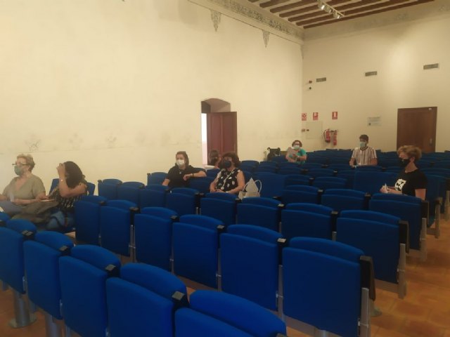 Farmacia Muñoz Torres y Ángeles Caballero ganan los concursos de Decoración de Comercios y Balcones en el concurso de las Fiestas de Primavera 2021 - 1, Foto 1