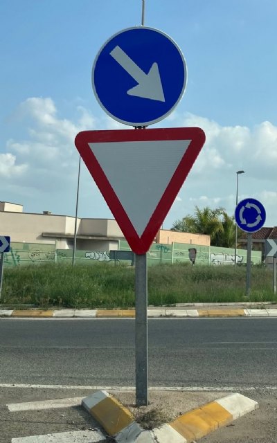Sustituyen las señales de tráfico de la variante norte de Totana, Foto 2