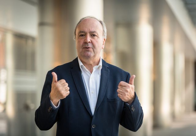 The Royal Family Crisis Strategy - 3, Foto 3