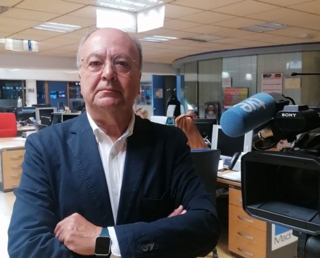 The Royal Family Crisis Strategy - 1, Foto 1