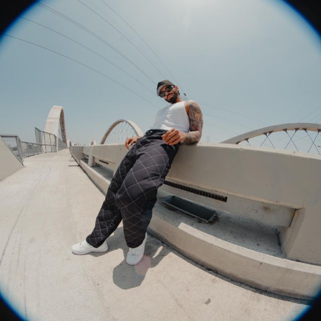 Al ritmo de Maria Maria J Salez junto a DerekVinci presentan una versión innovadora junto a la performance de Ataca - 5, Foto 5