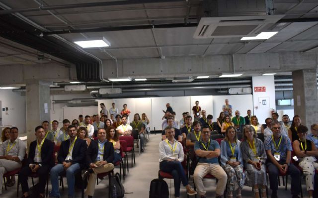 La cátedra EMURI reúne a más de 100 profesionales en un evento sobre inteligencia artificial e innovación - 2, Foto 2