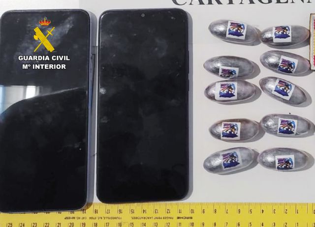 La Guardia Civil detiene in fraganti a un joven mientras realizaba un transporte de droga en Cartagena - 2, Foto 2