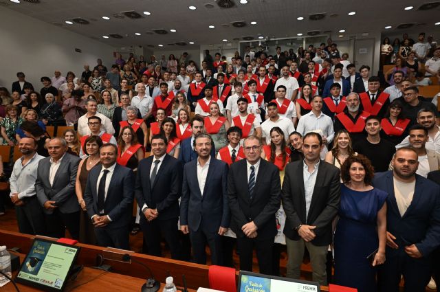 Los nuevos graduados del CIFP Arsenio S�nchez FREMM elevan la FP Dual y llaman a anticiparse al futuro