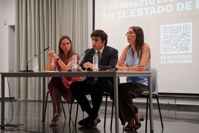 La Fundaci�n Disenso presenta en Murcia el informe sobre inmigraci�n que revela su impacto econ�mico negativo en el Estado de bienestar, Foto 2