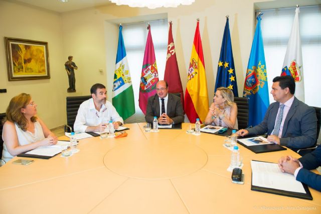 El presidente de la Comunidad garantiza a los alcaldes del Mar Menor que no se volverá a repetir lo ocurrido este año con la laguna - 1, Foto 1