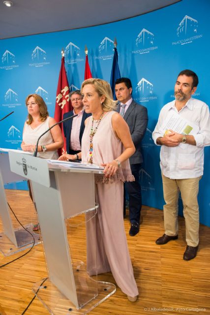 El presidente de la Comunidad garantiza a los alcaldes del Mar Menor que no se volverá a repetir lo ocurrido este año con la laguna - 5, Foto 5