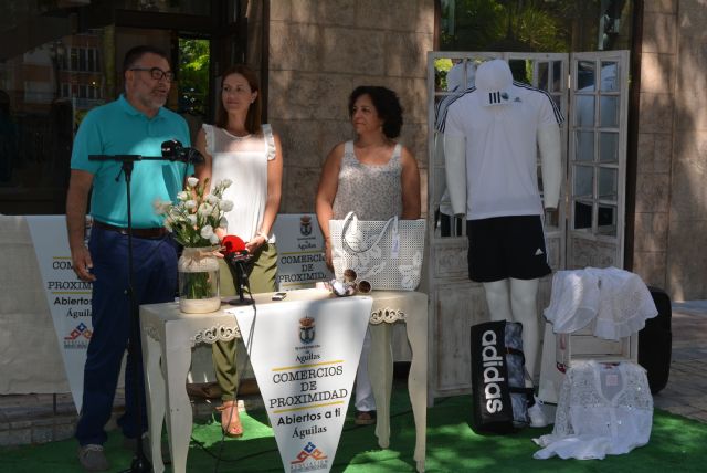 Más de cien establecimientos participarán en la Noche Blanca del Comercio Local - 1, Foto 1