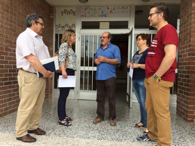 El Ayuntamiento realizará diferentes trabajos de pintura en ocho centros educativos - 1, Foto 1