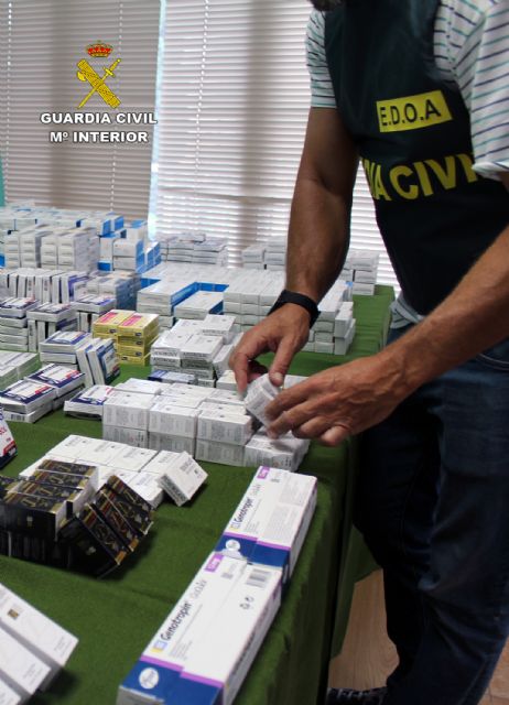 La Guardia Civil desarticula un punto de distribución de sustancias anabolizantes y dopantes a consumidores finales de toda España, Foto 7
