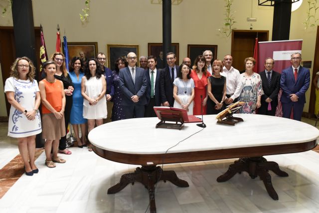 Toma de posesión de nuevos catedráticos y profesores titulares de la Universidad de Murcia. - 1, Foto 1