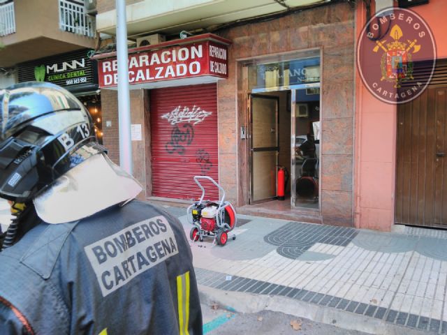 Un lavavajillas origina el incendio de una vivienda sofocado por los Bomberos sin que hubiera daños personales - 1, Foto 1