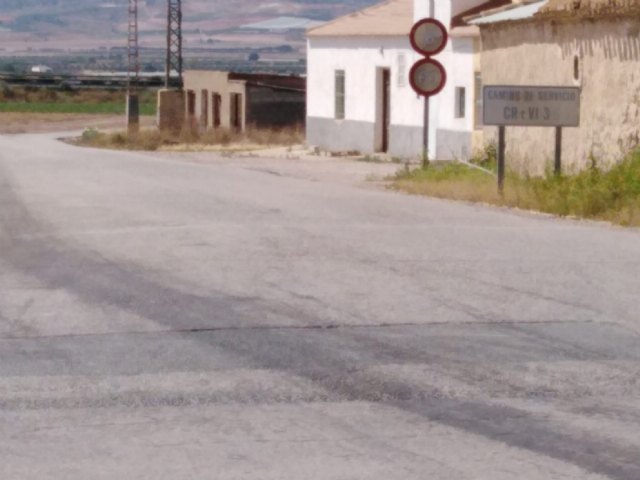 Los vehículos que quieran desplazarse del casco urbano de Totana a la zona de Lébor deben hacerlo a través de la carretera de El Raiguero RM-D22 por estar cortado a la altura de Escamusa, Foto 3