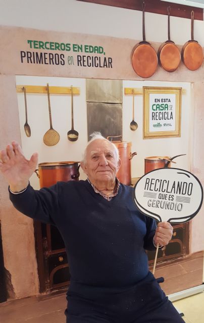 Más de 355.000 abuelas y abuelos de España se convierten en ejemplo de compromiso con el reciclaje - 2, Foto 2