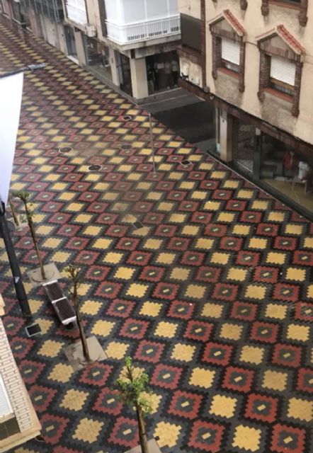 La red de evacuación de pluviales de la calle Conde de Aranda ha funcionado a la perfección durante la lluvia de Nivel Naranja de hoy - 1, Foto 1