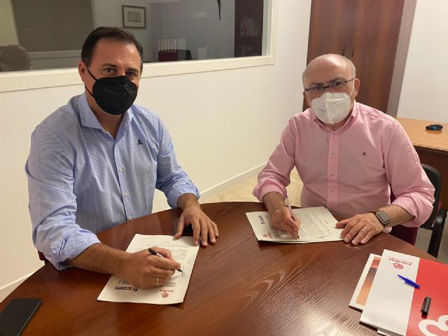 FRECOM y Cáritas firman un convenio de colaboración para ayudar a las personas en riesgo de exclusión de la Región de Murcia - 1, Foto 1