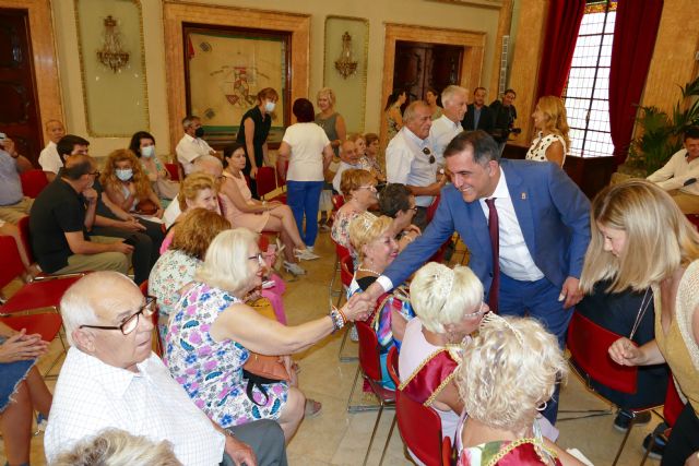 El Ayuntamiento lanza la campaña 'Murcia quiere a sus abuelos' para conmemorar el 26 de julio y rendir tributo a esta figura - 2, Foto 2