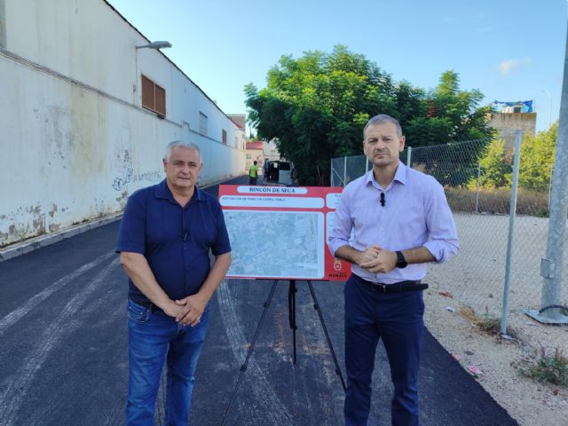 El Ayuntamiento renueva 2.760 m2 de asfalto en el carril de la Civila de Rincón de Seca mejorando el tránsito de la zona - 1, Foto 1