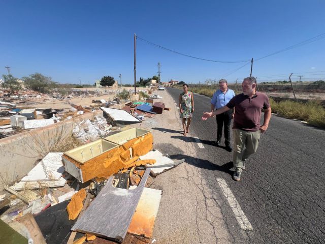 El PSOE exige la limpieza inmediata de la escombrera ilegal de Cabezo de Torres para garantizar la seguridad en la zona - 1, Foto 1