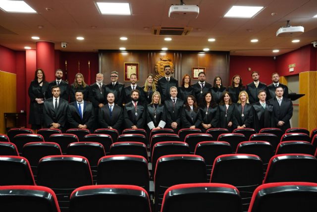 ICAMUR rinde homenaje a Francisco Martínez Escribano y a los miembros de la Junta de Gobierno saliente en un emotivo acto con la jura de 14 nuevos colegiados - 2, Foto 2