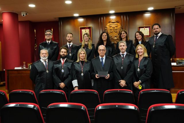 ICAMUR rinde homenaje a Francisco Martínez Escribano y a los miembros de la Junta de Gobierno saliente en un emotivo acto con la jura de 14 nuevos colegiados - 4, Foto 4