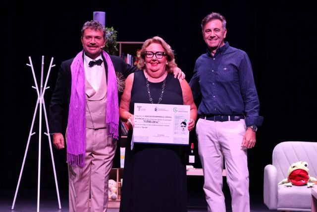 El humor y la solidaridad llenan el Teatro Geli Albaladejo con la obra benéfica Ese No - 2, Foto 2