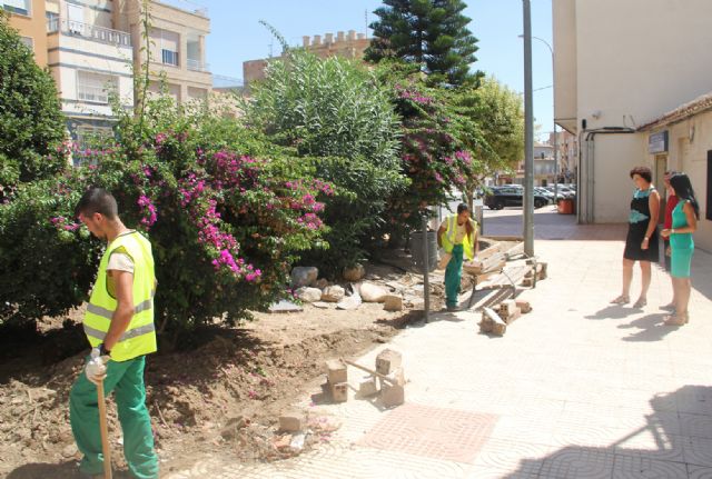 El Ayuntamiento pone en marcha un plan integral de remodelación de parques y jardines en Puerto Lumbreras - 1, Foto 1