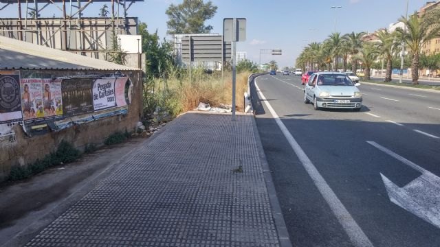 El PSOE exige a Ballesta que cumpla con el acuerdo de Pleno y dote de aceras y carril bici a la Ronda Sur - 1, Foto 1