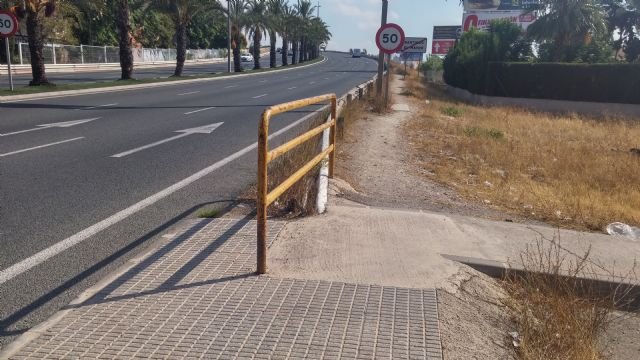 El PSOE exige a Ballesta que cumpla con el acuerdo de Pleno y dote de aceras y carril bici a la Ronda Sur - 2, Foto 2