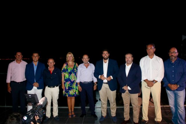 El presidente de la Comunidad asiste a la cena de la Fundación Colucho a beneficio de Afacmur - 1, Foto 1