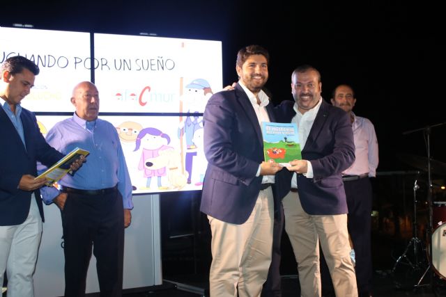 El presidente de la Comunidad asiste a la cena de la Fundación Colucho a beneficio de Afacmur - 3, Foto 3