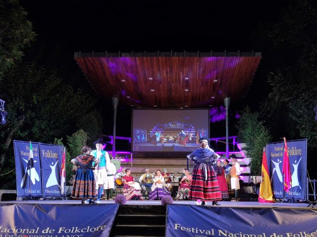 El grupo Coros y Danzas “El Pinar” participa en el Festival Nacional de Folklore de Puertollano - 2, Foto 2