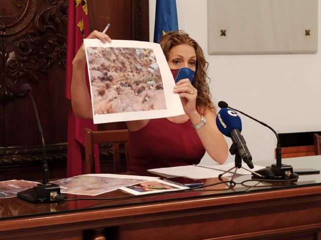 Los vecinos de varias zonas de Lorca denuncian la inacción y pasividad del actual alcalde ante las reiteradas denuncias por la proliferación de “botellones” - 1, Foto 1