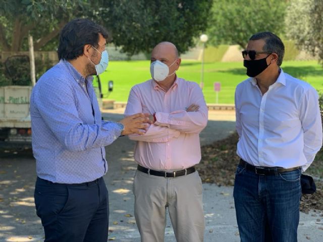 Miguel Motas y José Luján visitan a los trabajadores de Fundown Plant en el Campus de Espinardo - 1, Foto 1