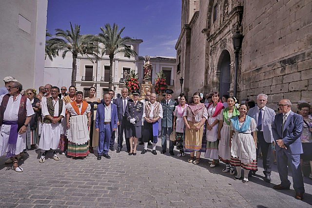Los actos inaugurales en honor a San Bartolomé contaron con la asistencia de la Corporación municipal - 1, Foto 1