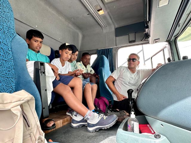 El alcalde de Lorca, Fulgencio Gil, hace entrega de un remolque a la Asociación Sonrisa Saharaui para la distribución de material a los campamentos de refugiados - 4, Foto 4