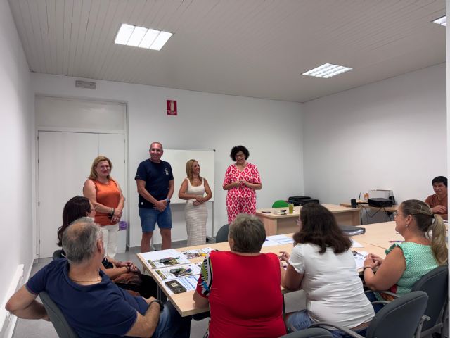 Diez personas desempleadas comienzan el Programa Experiencial de formación en jardinería 'Puerto Lumbreras Emplea-Dos' - 2, Foto 2