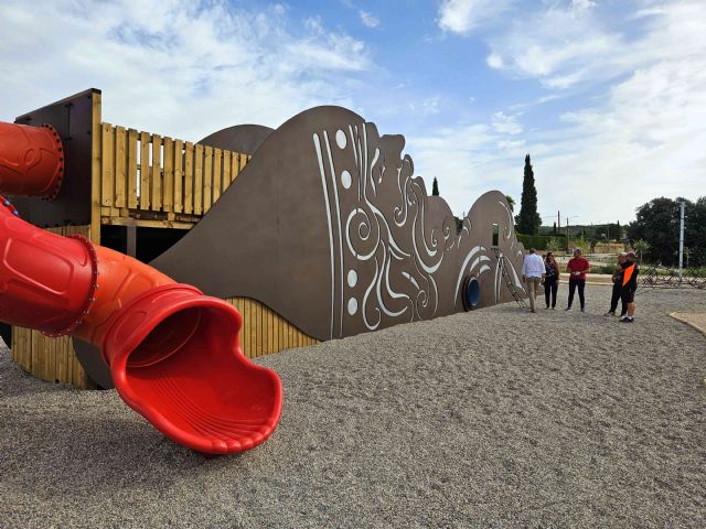 El Parque Mayrena estrena un área infantil inspirada en la leyenda caravaque&ntilde;a del Gigante Tomir - 3, Foto 3