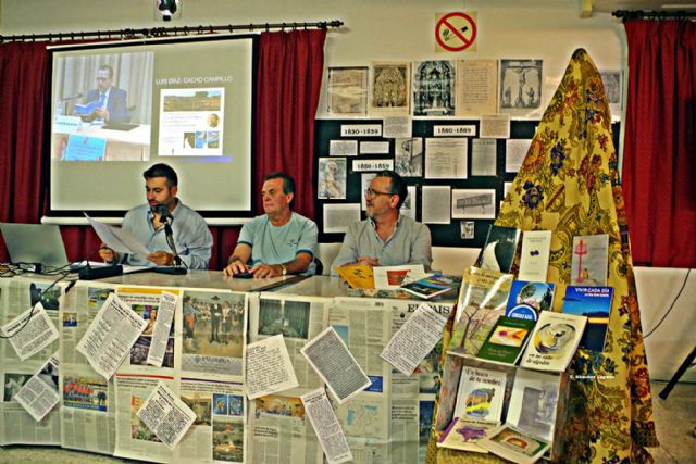 Luis Díaz-Cacho sella su idilio cultural con San Carlos del Valle mediante la donación de su legado bibliográfico - 2, Foto 2