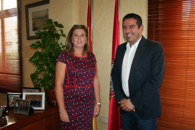 El Alcalde, Joaquín Buendía, recibe a la nueva Delegada de la Asociación Víctimas del Terrorismo en la Región de Murcia - 1, Foto 1
