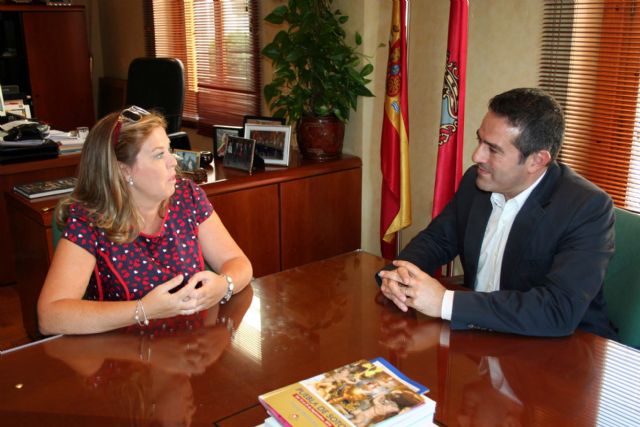 El Alcalde, Joaquín Buendía, recibe a la nueva Delegada de la Asociación Víctimas del Terrorismo en la Región de Murcia - 2, Foto 2